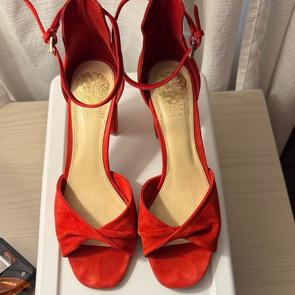 Vince Camuto Cherry Red suede leather upper 3” Heeled Sandals - size 8M